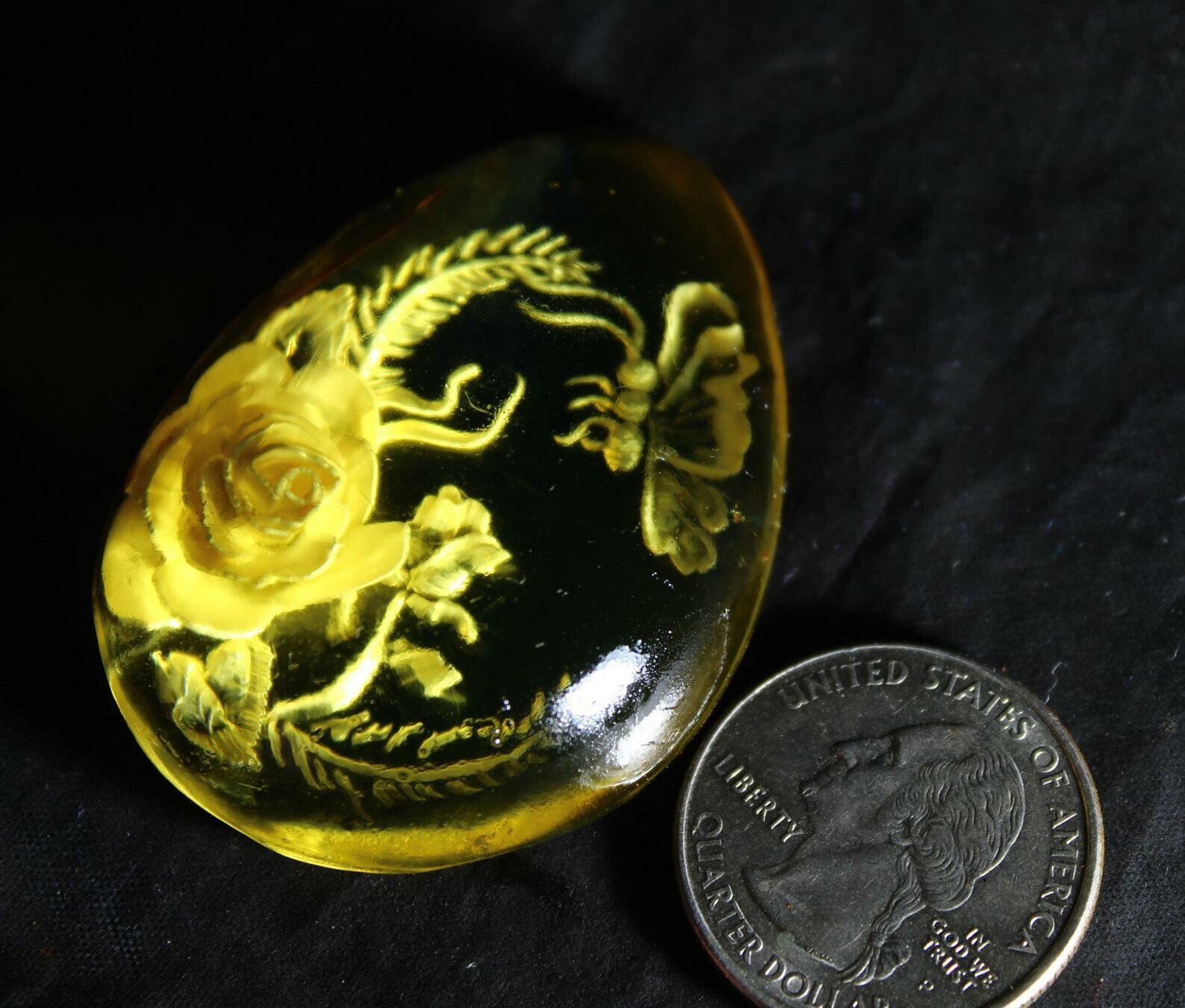 Impressive 3D Hand Carved Natural Clear Yellow Amber Carving Rose with Butterfly – photo 7