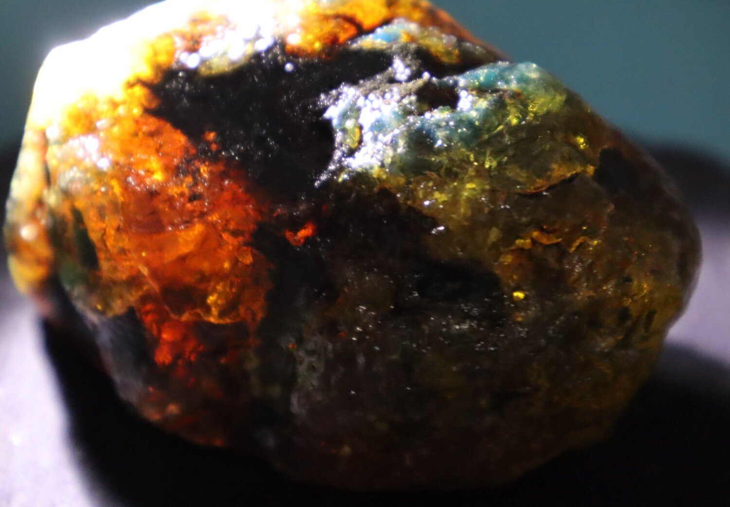 Beautiful Natural Dominican Translucent Green Blue Amber Rough Specimen 81mm 96g – photo 9