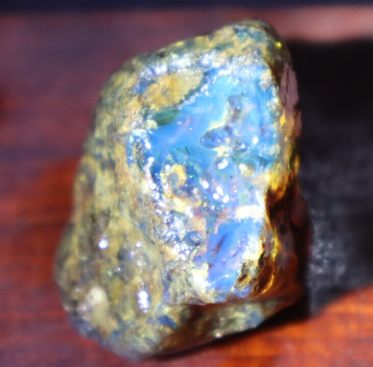 Beautiful Natural Dominican Clear Sky Blue Amber Rough Specimen 41mm 17.1g – photo 3