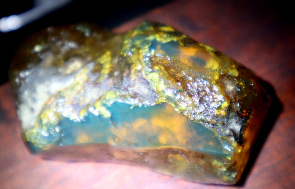 Finest Natural Dominican Crystal Clear Light Blue Amber Rough Specimen 68mm 41g – photo 5