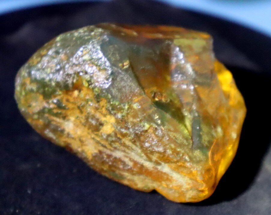 Natural Dominican Clear Yellow Light Blue Amber Rough Specimen 55mm 38g – photo 5