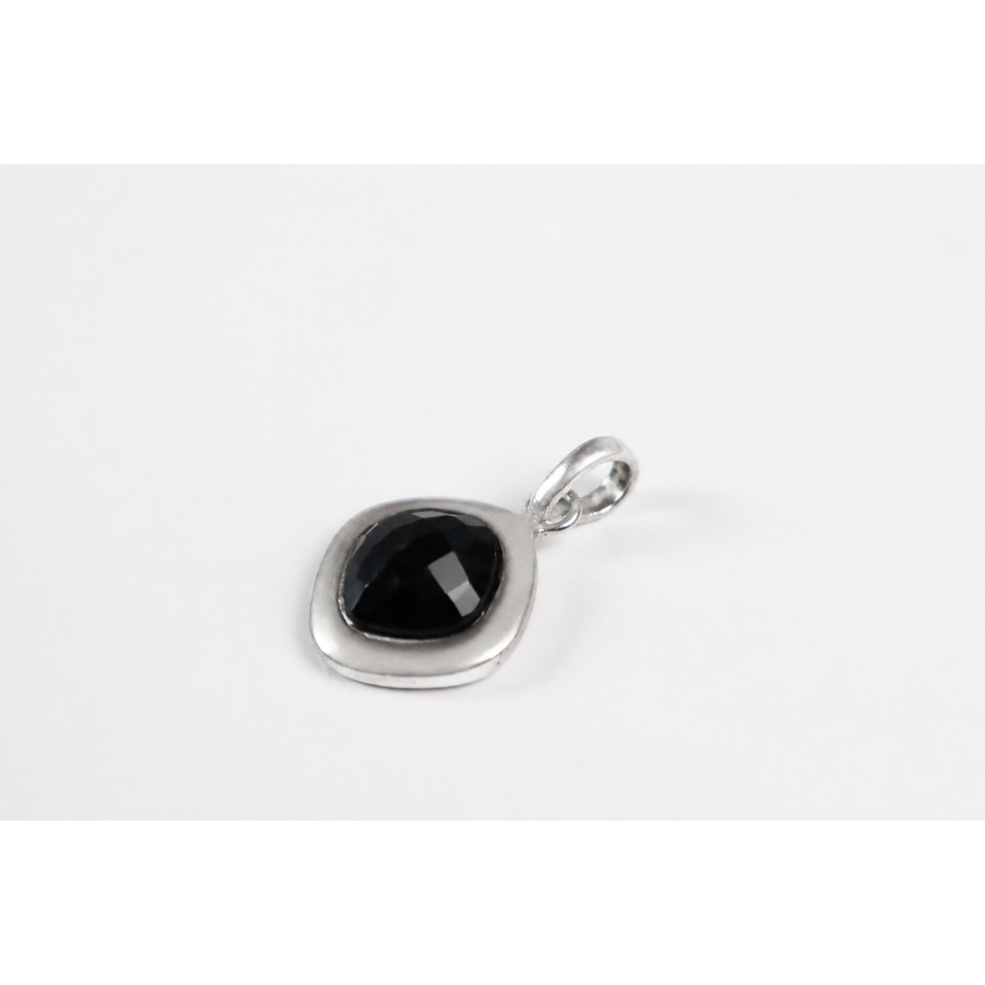 Black Onyx cushion 925 Sterling Silver Pendant 29 mm – photo 2