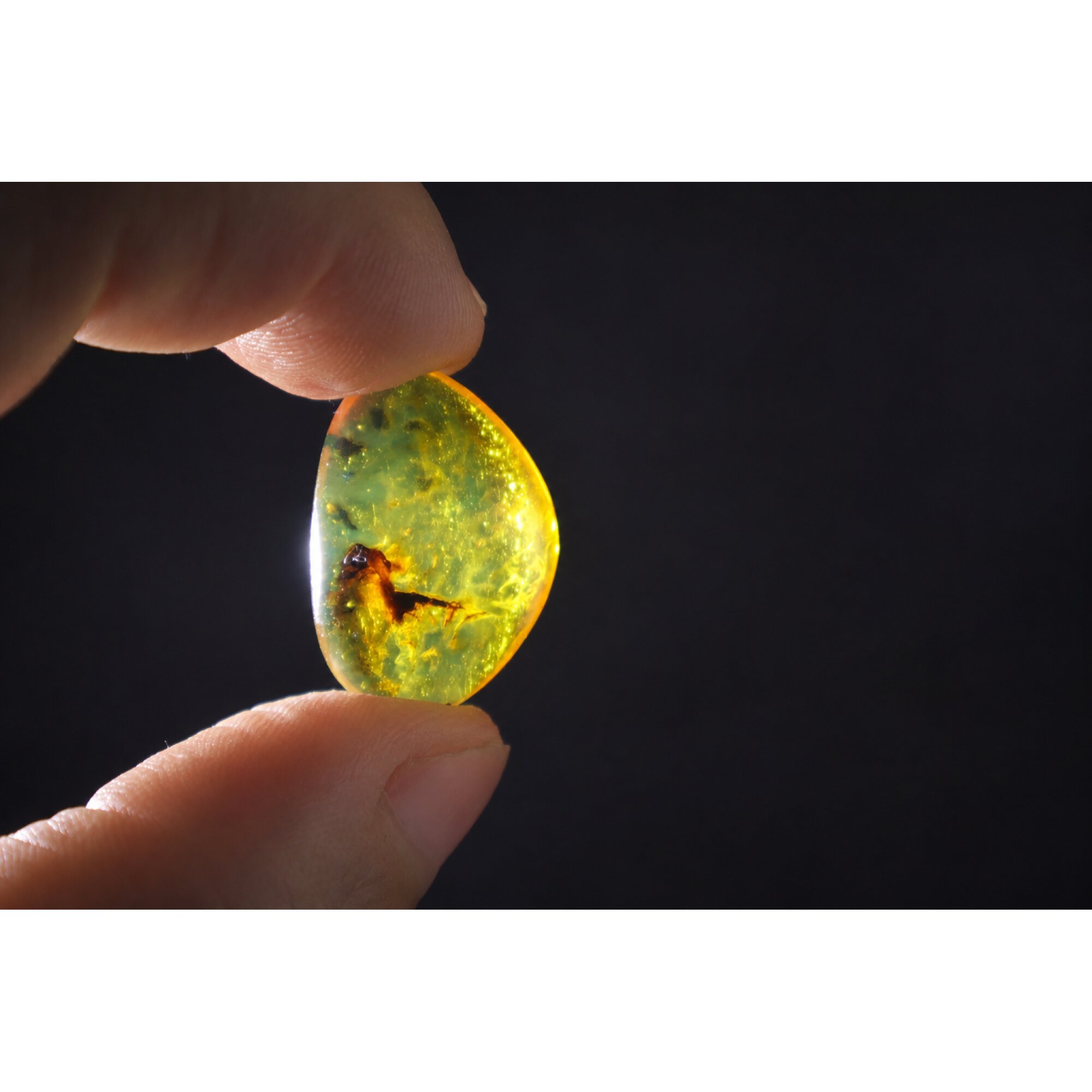 Clear green yellow Natural Dominican Amber teardrop Polished Stone 25 mm – photo 2