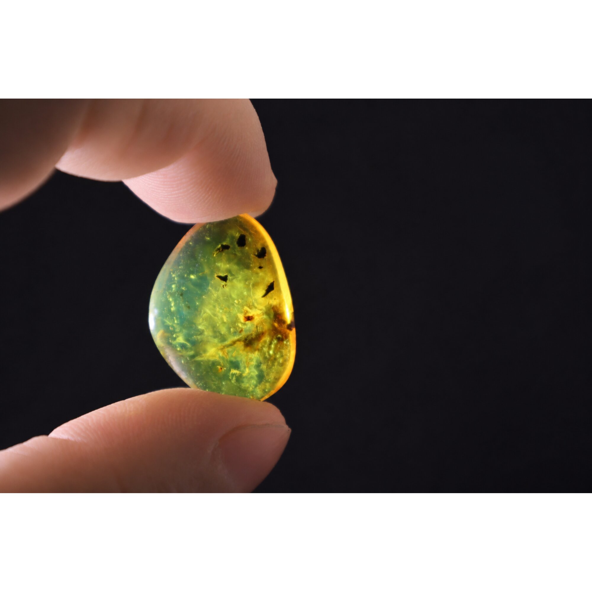 Clear green yellow Natural Dominican Amber teardrop Polished Stone 25 mm – photo 6