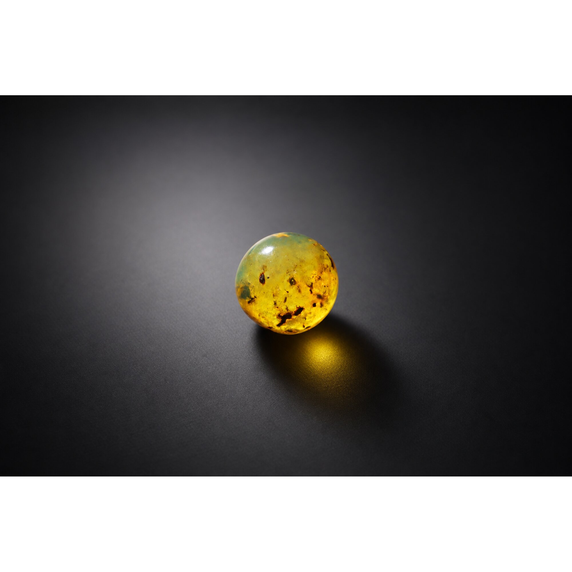 Natural orange blue Dominican amber sphere/ball 19.3mm – photo 9