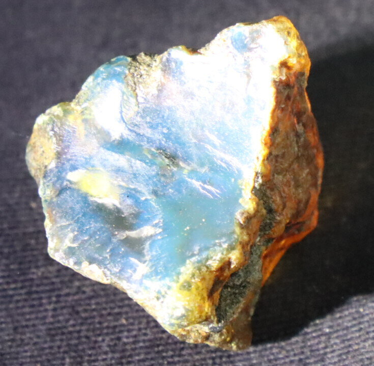Beautiful Natural Dominican Clear Light Blue Amber Rough Specimen 24mm 6g – photo 7