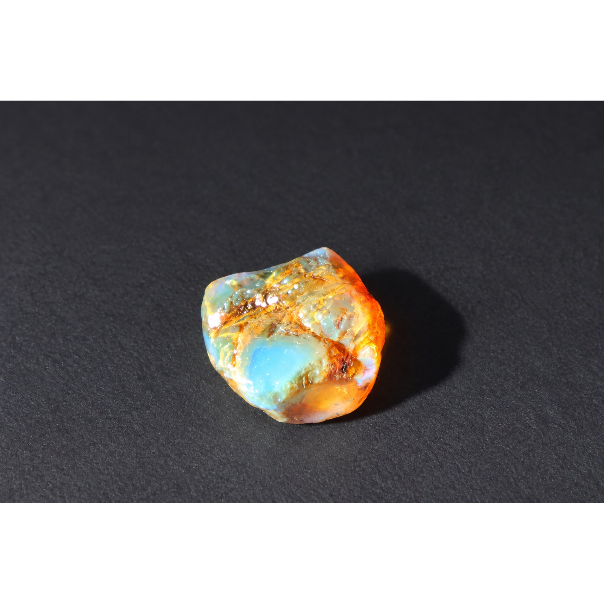 Authentic sky blue rough specimen Dominican amber 20mm – photo 4