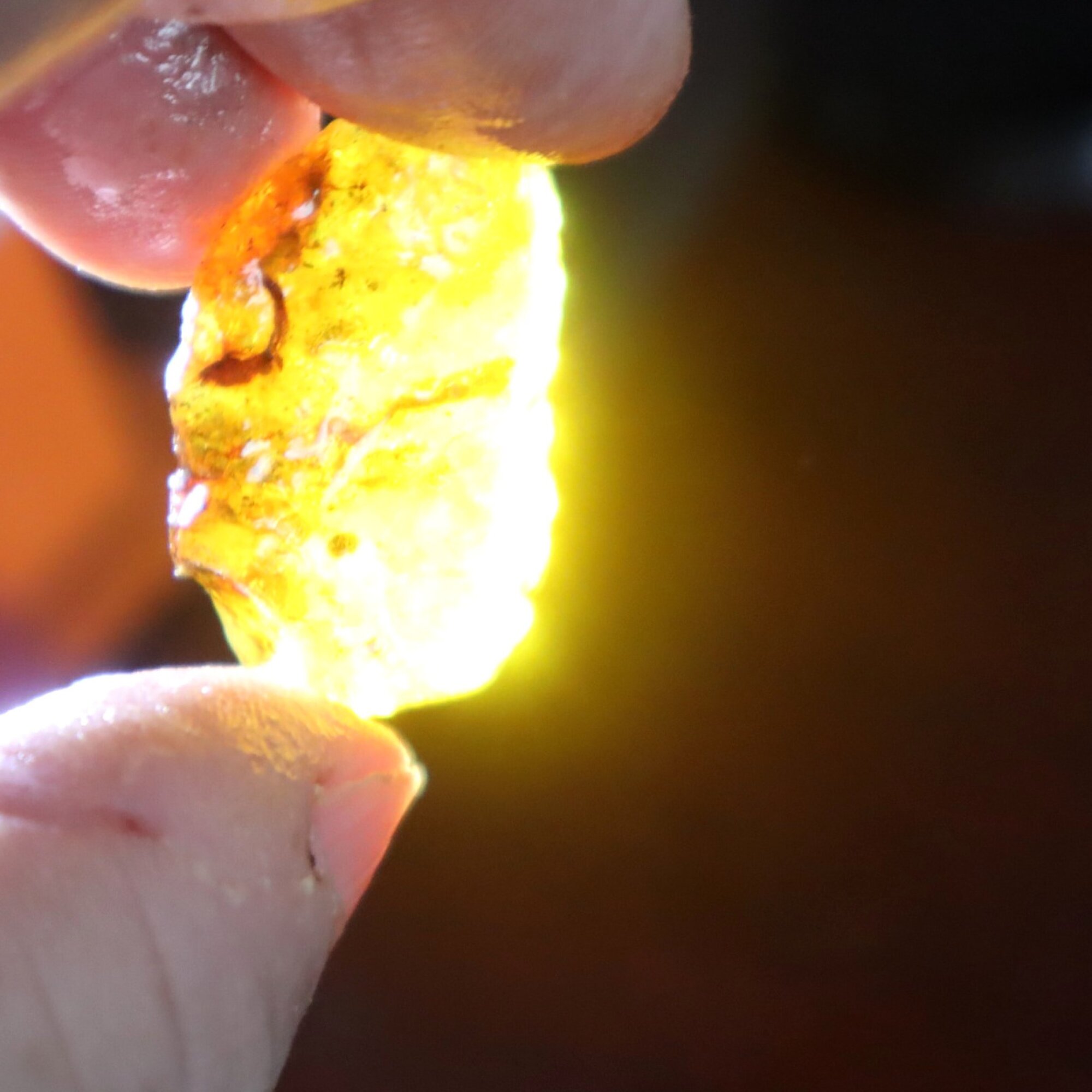 Genuine sky blue rough specimen Dominican amber 30mm – photo 10