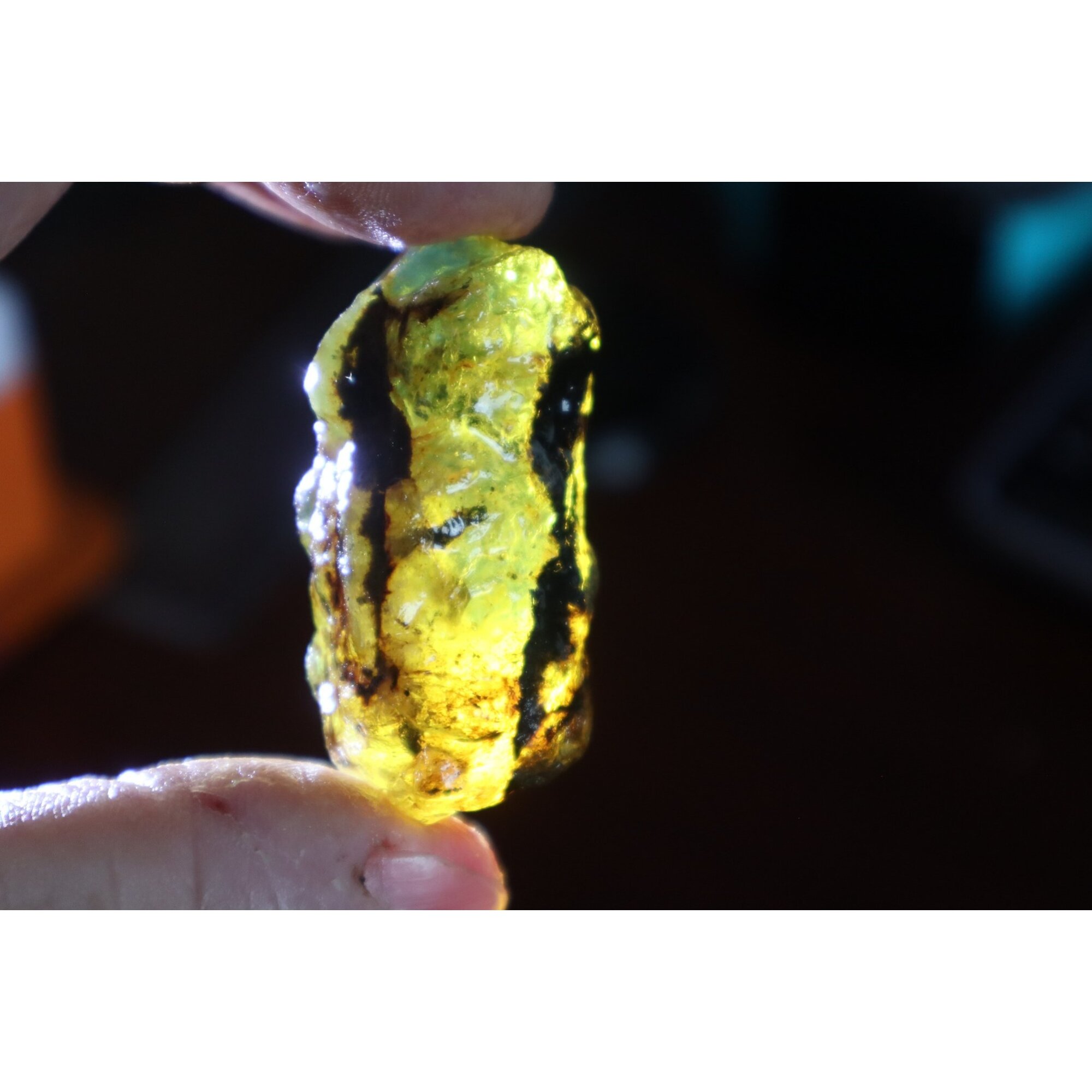 Authentic light green blue rough specimen Dominican amber 46mm – photo 2