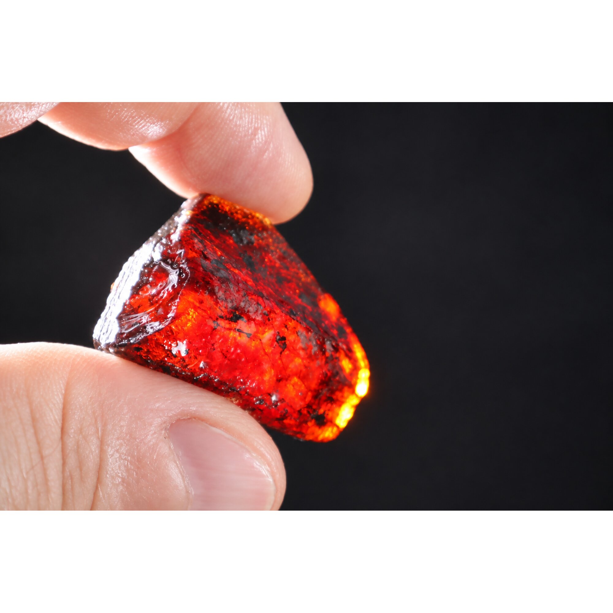 Authentic red peel blue rough specimen Dominican amber 42mm – photo 10