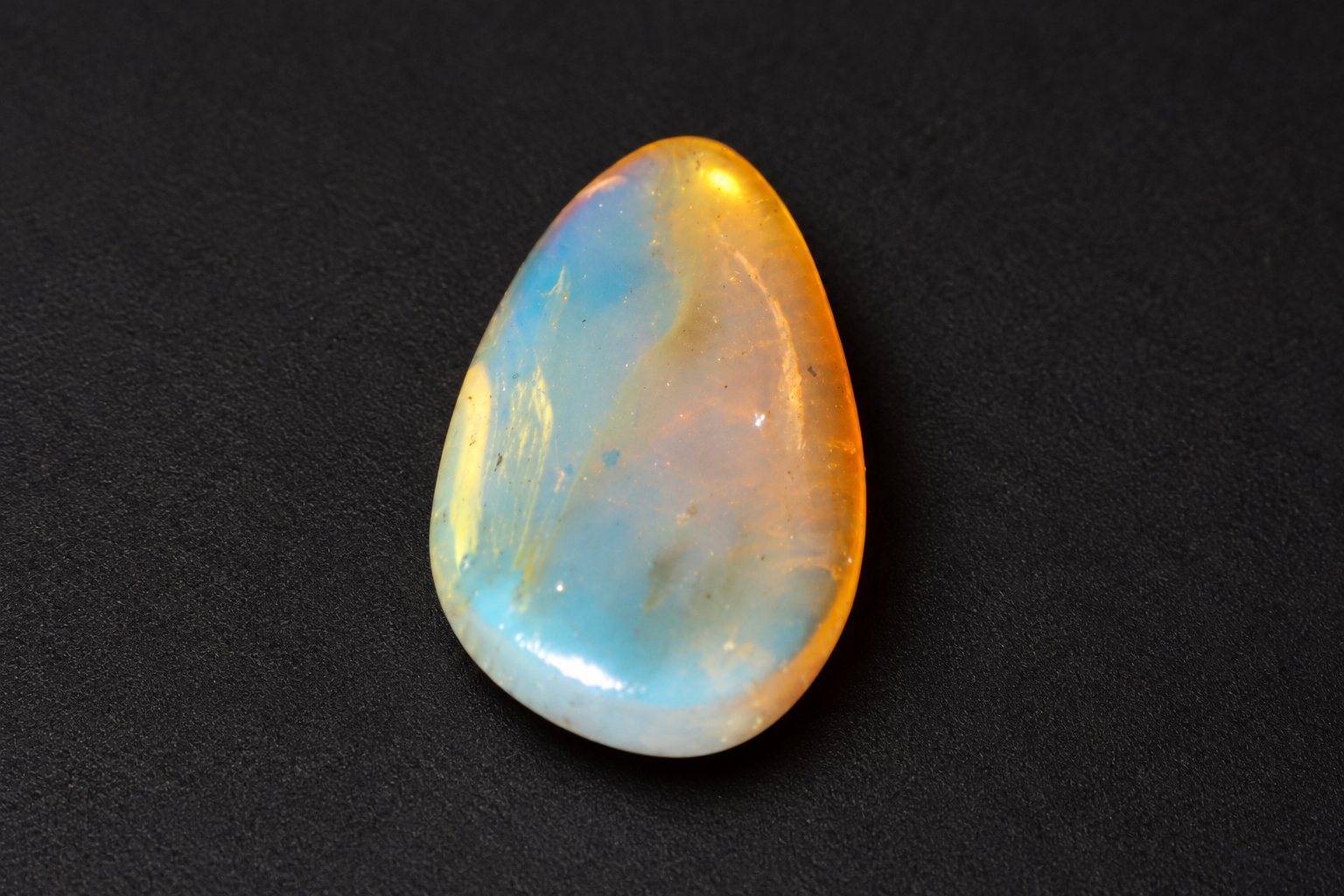 True caribbean orange blue polished Dominican amber – photo 2