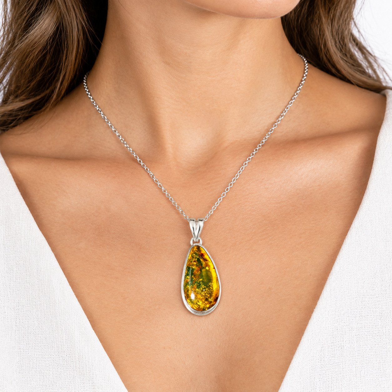 Studio made olive green Dominican amber sterling silver pendant 1.1g – photo 2