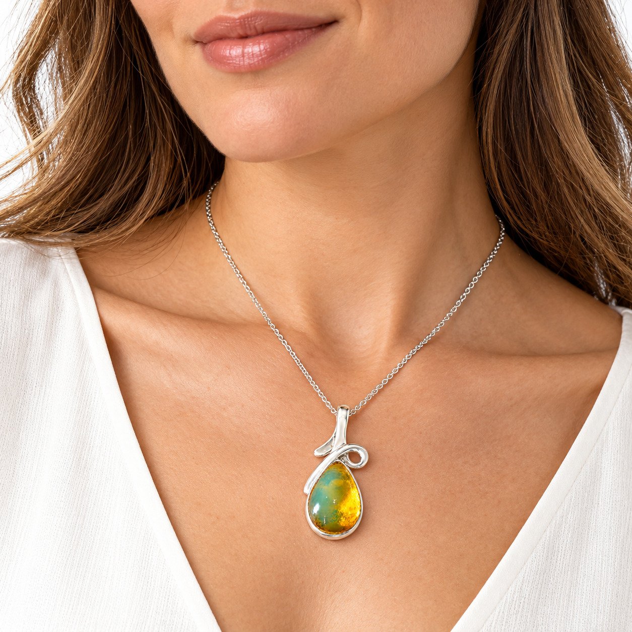 Studio made yellow green Dominican amber sterling silver pendant 1.6g