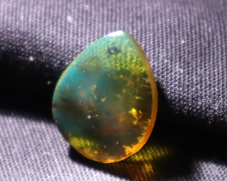 Impressive Natural Dominican Clear Olive Blue Amber Polished Pendant Stone 20mm – photo 12