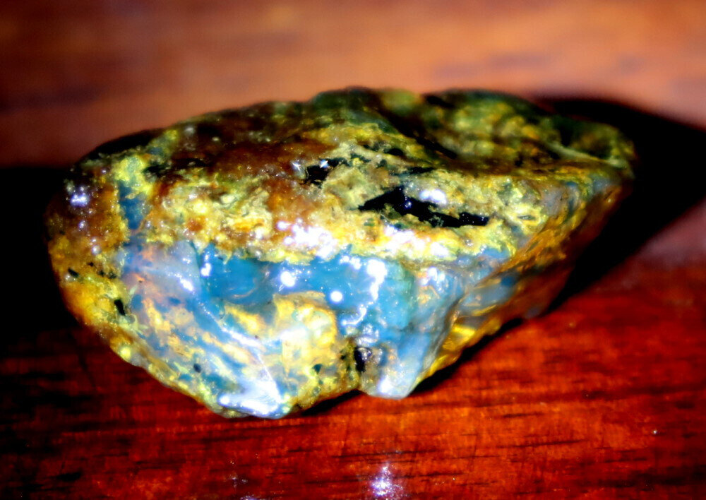 Beautiful Natural Dominican Clear Light Blue Amber Rough Specimen 47mm 12.5g – photo 6