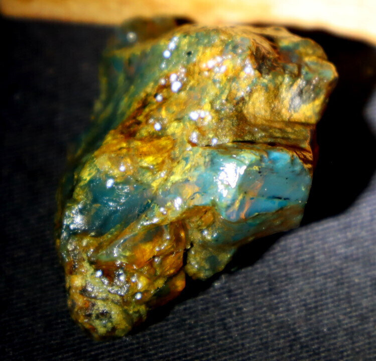 Lovely Natural Dominican Translucent Sky Blue Amber Rough Specimen 42mm 13.2g – photo 7