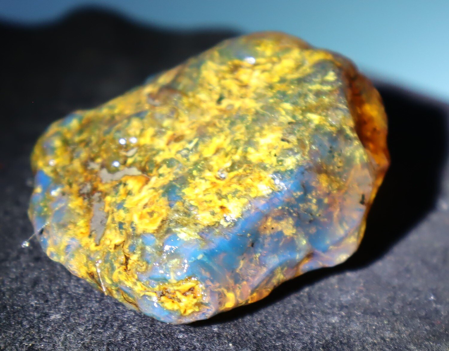 Charming Design Natural Dominican Clear Sky Blue Amber Rough Specimen 47mm 20g – photo 13