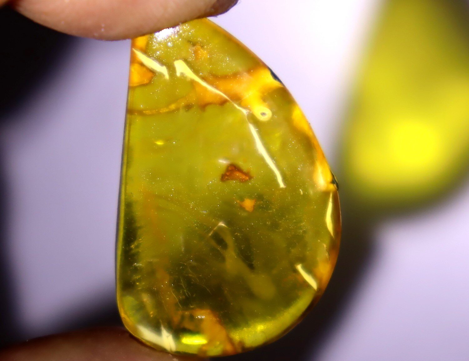 Beautiful Natural Dominican Clear Yellow Amber Polished Stone – 33mm – photo 6