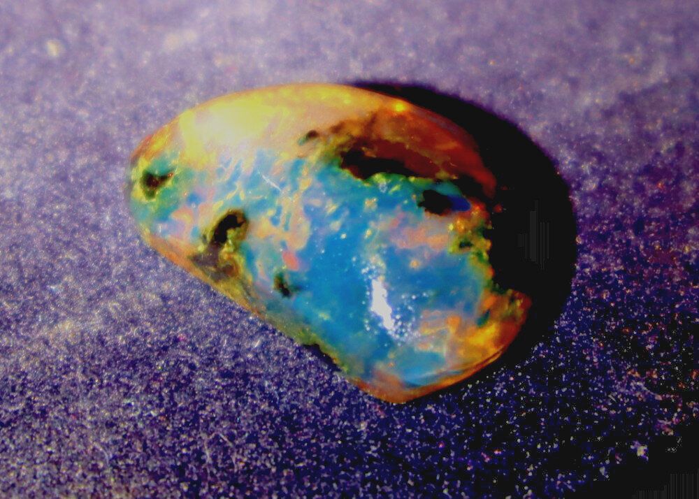 Charming Design Natural Dominican Translucent Deep Blue Amber Polished Stone 25mm